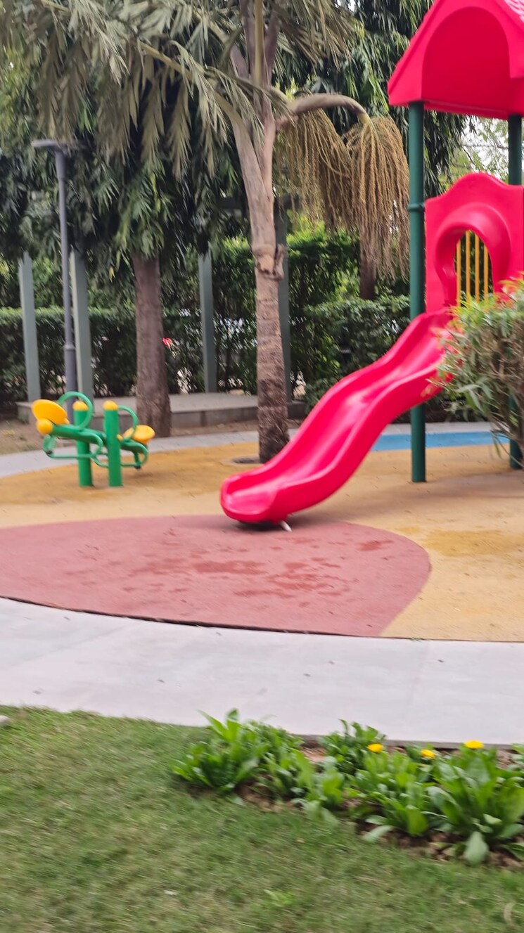 Garden, paras-irene 3 Bedroom 2150 Sq.Ft. Apartment In Sector 70a Gurgaon 9195010