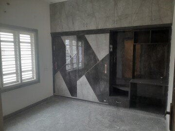 Room in 2 BHK Builder Floor at Nri Layout – for Rent