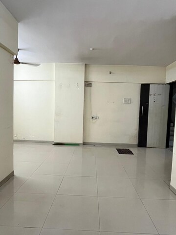 Bathroom in 2 BHK Apartment at Shree Drushti, Ghodbunder Road – for Sale