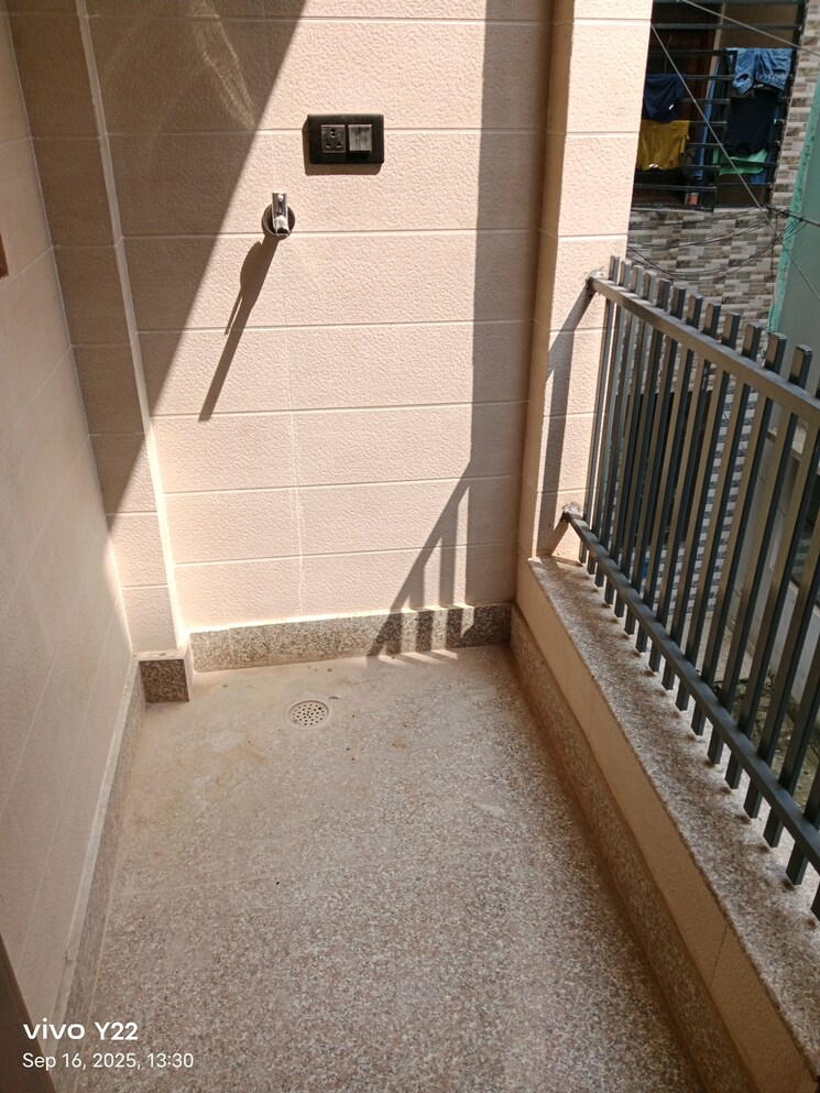 Balcony, laxmi nagar 2 Bedroom 600 Sq.Ft. Independent House In Laxmi Nagar Delhi 9195131