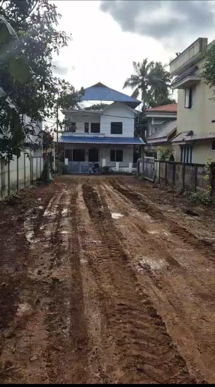 Plot For Sale in Marathakkara