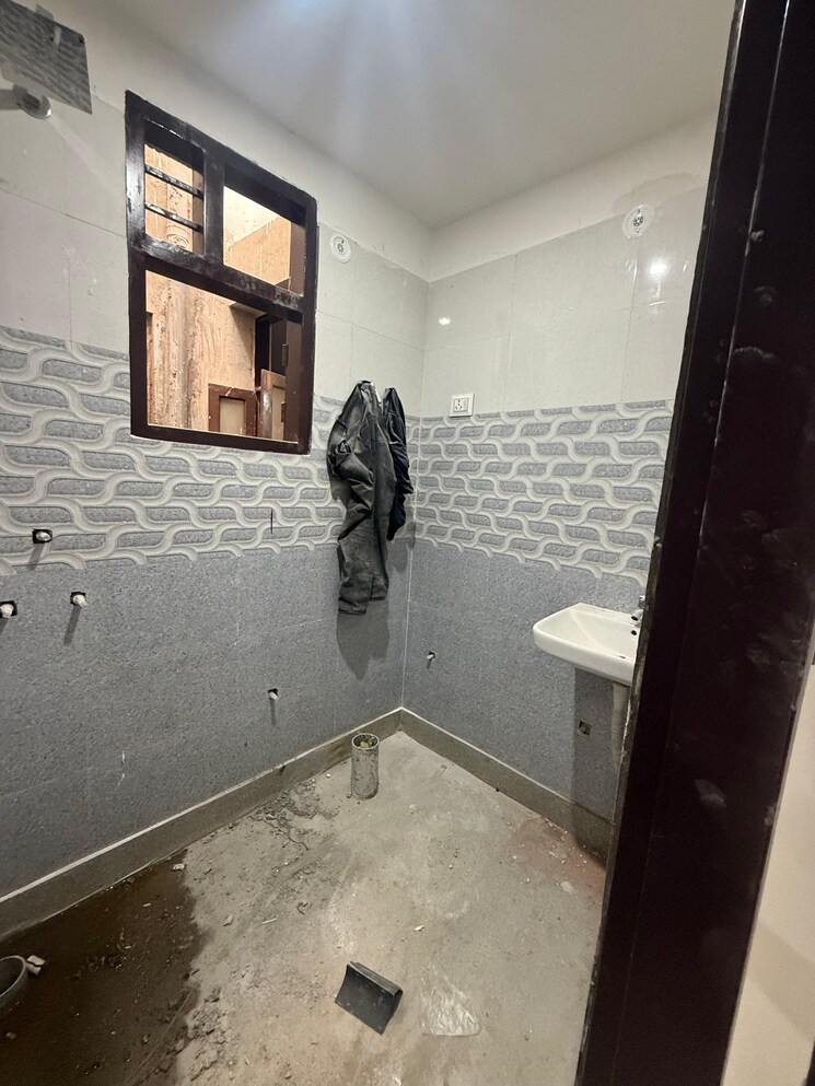 Bathroom, chattarpur 1 Bedroom 450 Sq.Ft. Builder Floor In Chattarpur Delhi 9195150