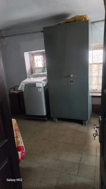 Bathroom in 6 BHK Independent House at Gariahat Road – for Sale