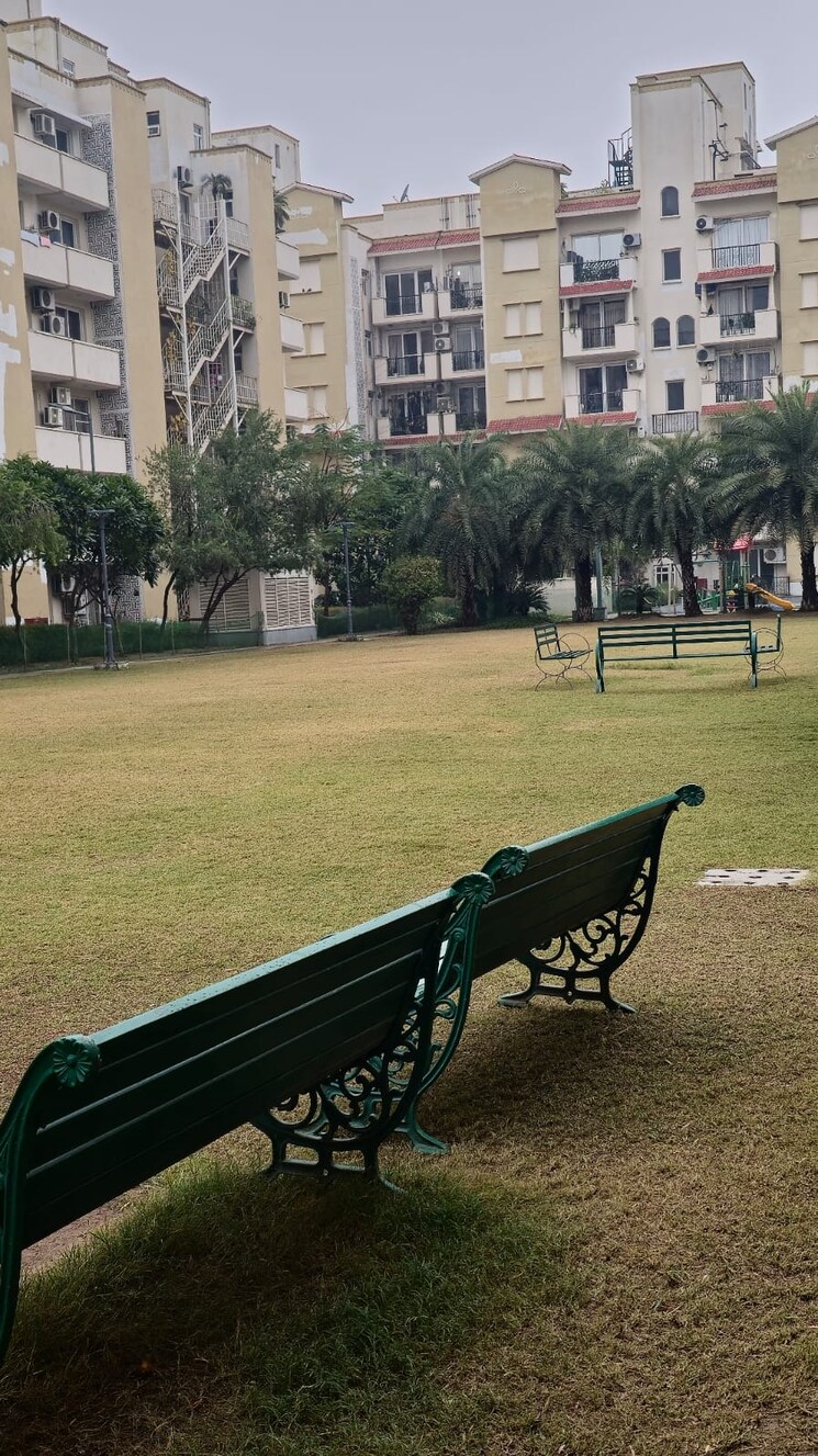 Balcony, smart-world-orchard 3 Bedroom 1712 Sq.Ft. Builder Floor In Sector 61 Gurgaon 9195153