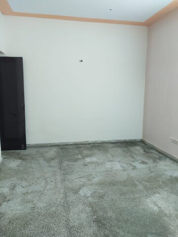 Room in 2 BHK Independent House at Sector 31 – for Rent