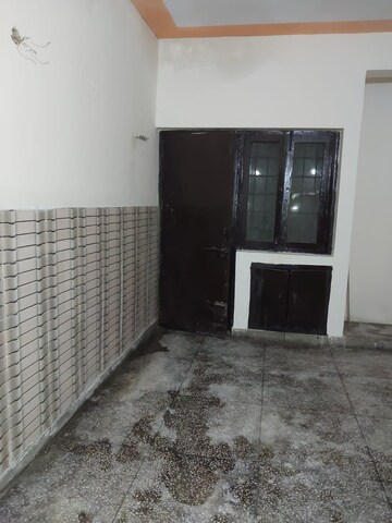 Room in 2 BHK Independent House at Sector 31 – for Rent