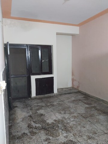 Room in 2 BHK Independent House at Sector 31 – for Rent