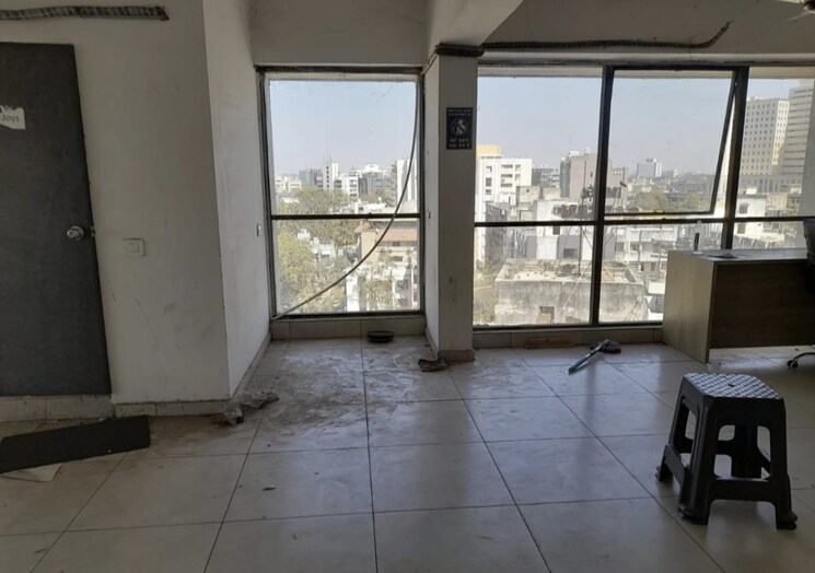 Room, ashram road Commercial Office Space 775 Sq.Ft. In Ashram Road Ahmedabad 9195171