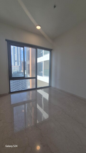 Room in 3 BHK Apartment at Piramal Mahalaxmi, Mahalaxmi – for Rent