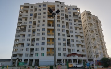 2 BHK Apartment For Rent in B K Pate Golden Petals, Karve Nagar