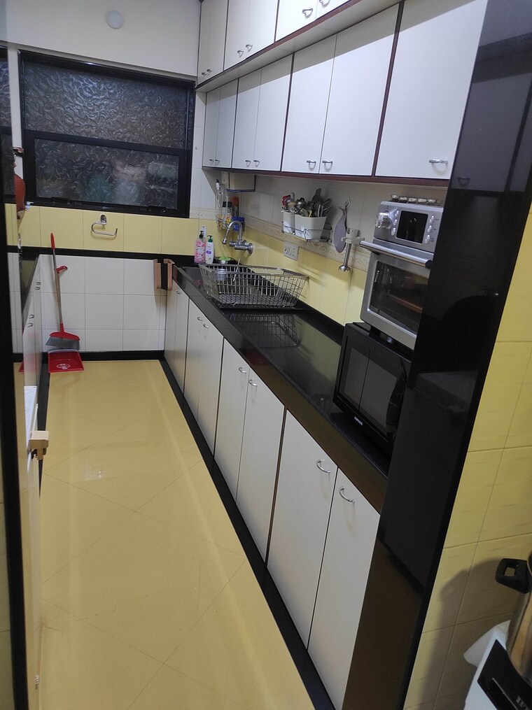 Kitchen, bandra west 2 Bedroom 750 Sq.Ft. Apartment In Bandra West Mumbai 9195230