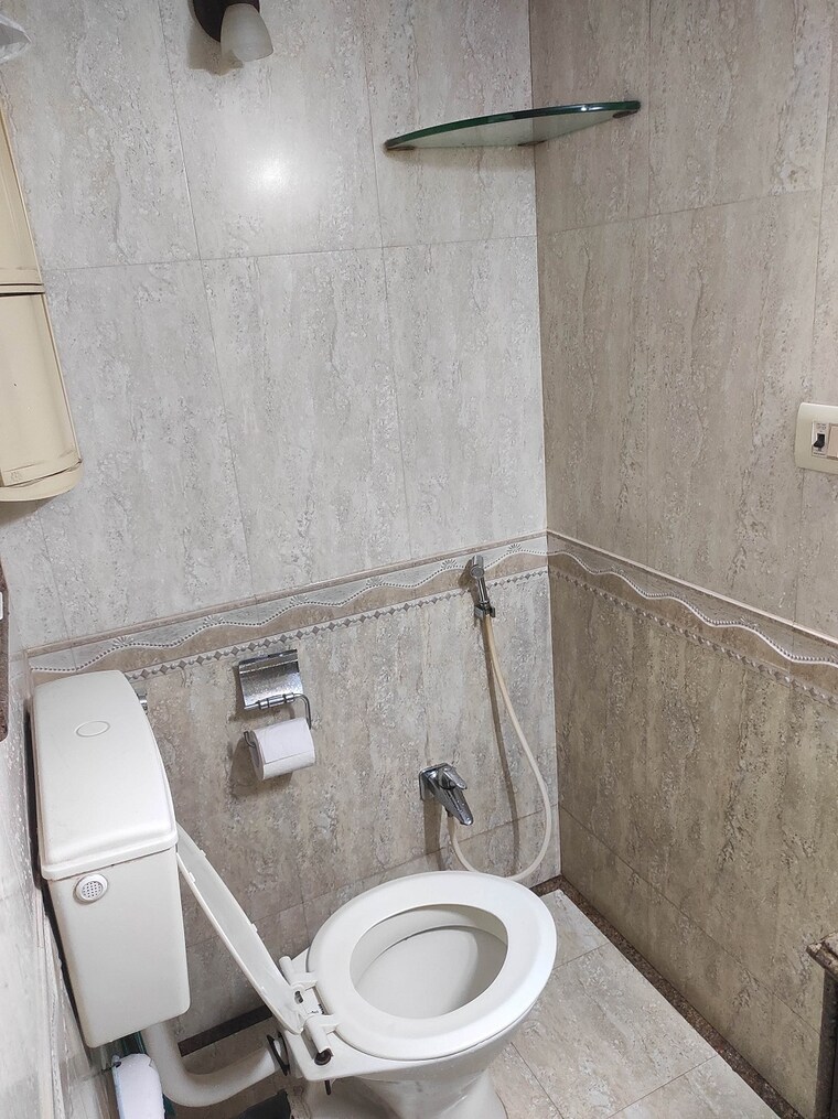 Bathroom, bandra west 2 Bedroom 750 Sq.Ft. Apartment In Bandra West Mumbai 9195230
