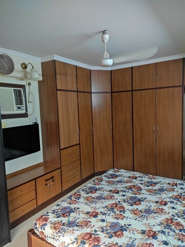 Bedroom in 2 BHK Apartment at Bandra West – for Rent