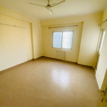 Room in 3 BHK Apartment at Gardenia Gateway, Sector 75 – for Rent