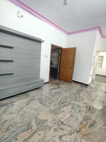 Room in 2 BHK Builder Floor at Hsr Layout – for Rent