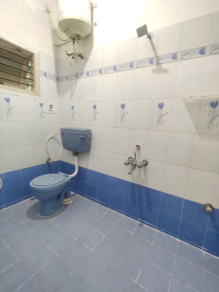 Bathroom, hsr layout 2 Bedroom 1200 Sq.Ft. Builder Floor In Hsr Layout Bangalore 9195256