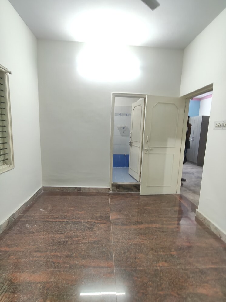Bathroom, hsr layout 2 Bedroom 1200 Sq.Ft. Builder Floor In Hsr Layout Bangalore 9195256
