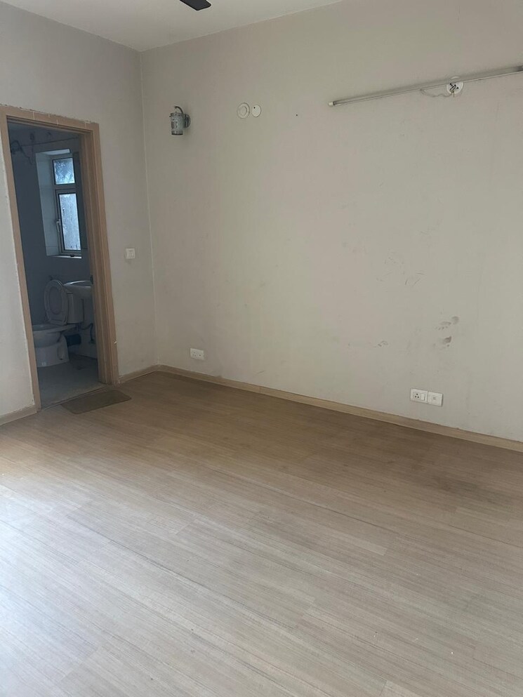 Room, dlf-new-town-heights-i 3 Bedroom 1935 Sq.Ft. Apartment In Sector 90 Gurgaon 9195266