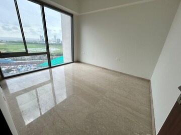 Room in 3 BHK Apartment at Piramal Mahalaxmi, Mahalaxmi – for Rent