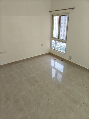 Room in 2.5 BHK Apartment at UPAVP Ganga Yamuna And Hindon Enclave, Pratap Vihar – for Rent