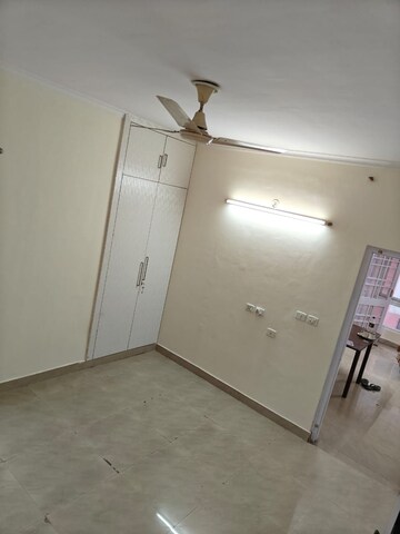 Room in 2.5 BHK Apartment at UPAVP Ganga Yamuna And Hindon Enclave, Pratap Vihar – for Rent