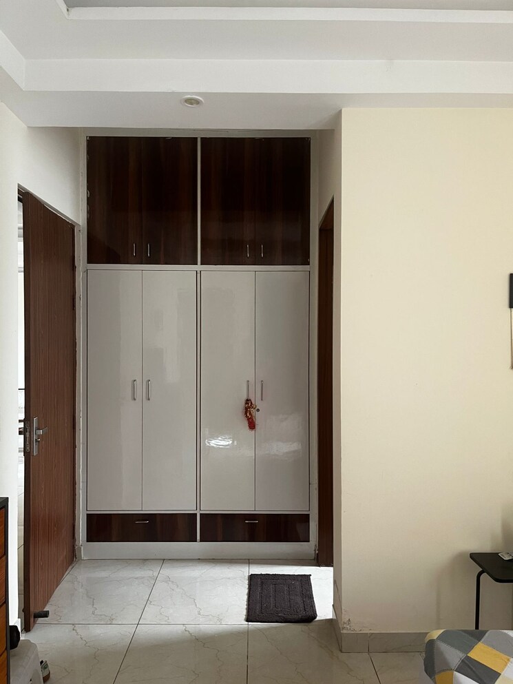 Kitchen, hong-kong-bazaar 2 Bedroom 160 Sq.Yd. Builder Floor In Sector 57 Gurgaon 9195283