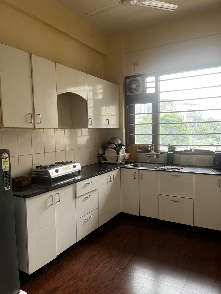 Kitchen, hong-kong-bazaar 2 Bedroom 160 Sq.Yd. Builder Floor In Sector 57 Gurgaon 9195283