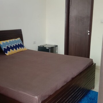 Room in  Pg at Sushant Lok Iii – for Rent