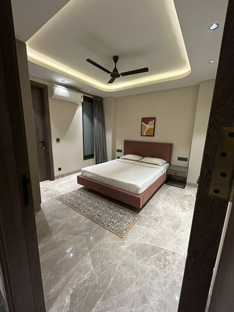 Bedroom, dlf-gateway-tower 4 Bedroom 360 Sq.Ft. Builder Floor In Dlf Phase ii Gurgaon 9195424