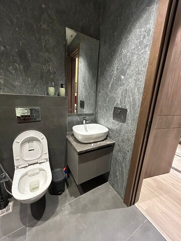 Bathroom in 4 BHK Builder Floor at DLF Gateway Tower, Dlf Phase ii – for Rent