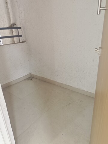 Room in 2 BHK Apartment at Godrej Elements, Hinjewadi – for Rent