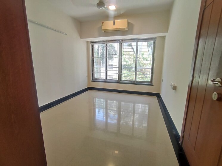 Room, santacruz west 3 Bedroom 1200 Sq.Ft. Apartment In Santacruz West Mumbai 9195402