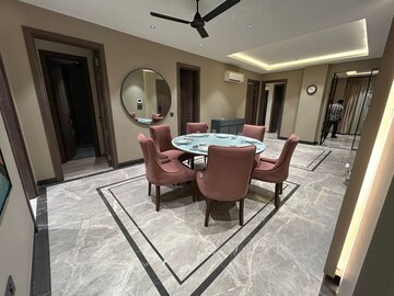 Living Room in 4 BHK Builder Floor at DLF Gateway Tower, Dlf Phase ii – for Rent