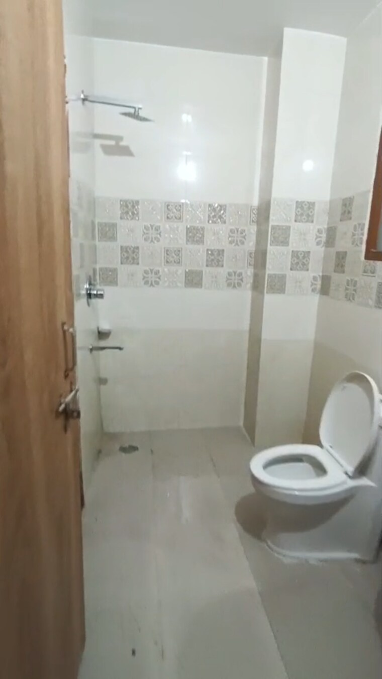 Bathroom, sector 9a 2 Bedroom 2400 Sq.Ft. Independent House In Sector 9a Gurgaon 9195437
