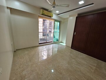 Room in 2 BHK Apartment at Bandra West – for Rent
