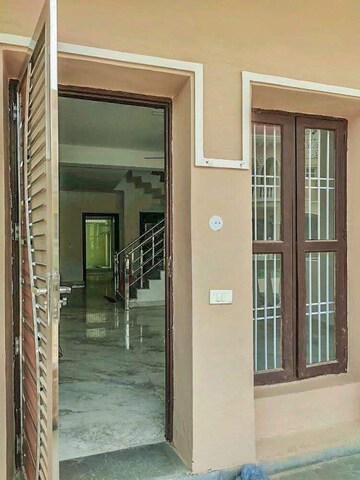 Building Lobby in 4 BHK Villa at Amrapali Leisure Park, Amrapali Leisure Valley – for Sale