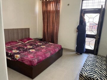 Bedroom in 2 BHK Apartment at Sector 23 – for Rent