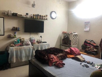 Living Room in 3 BHK Builder Floor at Sector 43 – for Sale
