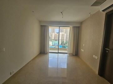 Room in 3 BHK Apartment at Hiranandani Highland, Powai – for Rent
