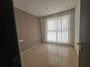 Room in 3 BHK Apartment at Hiranandani Highland, Powai – for Rent