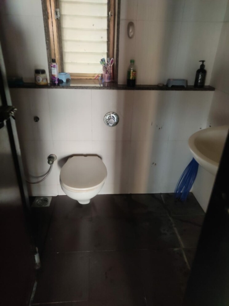 Bathroom, kalpataru-srishti 2.5 Bedroom 1150 Sq.Ft. Apartment In Mira Road Thane 9195584