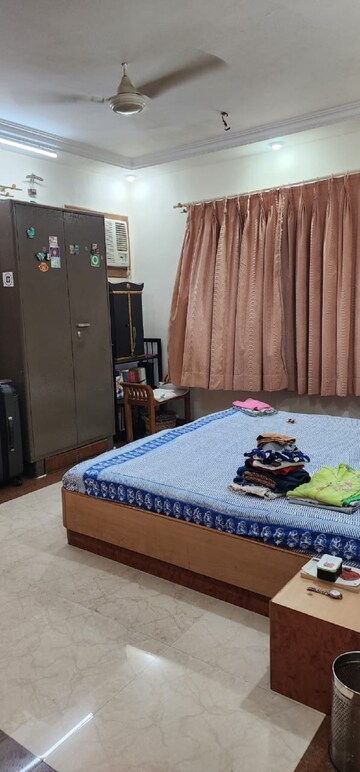 Bedroom in 2 BHK Apartment at Bandra West – for Rent