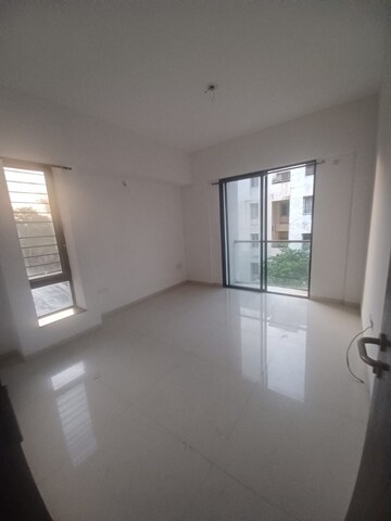 Room in 2 BHK Apartment at Pinnacle Cottage Close, Sinhagad Road – for Sale