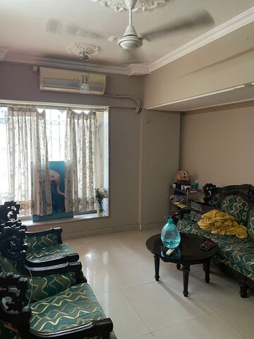 2 BHK Apartment For Rent in Khar West