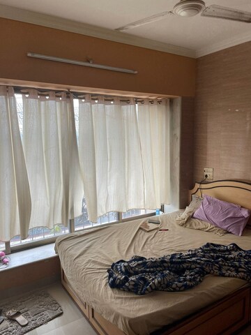 Bedroom in 2 BHK Apartment at Khar West – for Rent