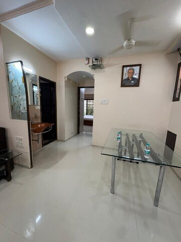 Room in 2 BHK Apartment at Santacruz West – for Rent