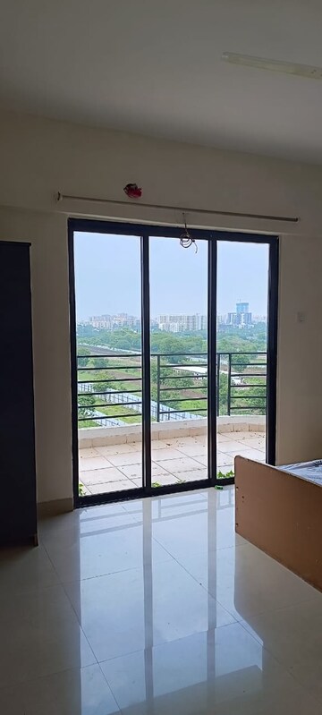Room in 2 BHK Apartment at Gini Viviana, Balewadi – for Rent
