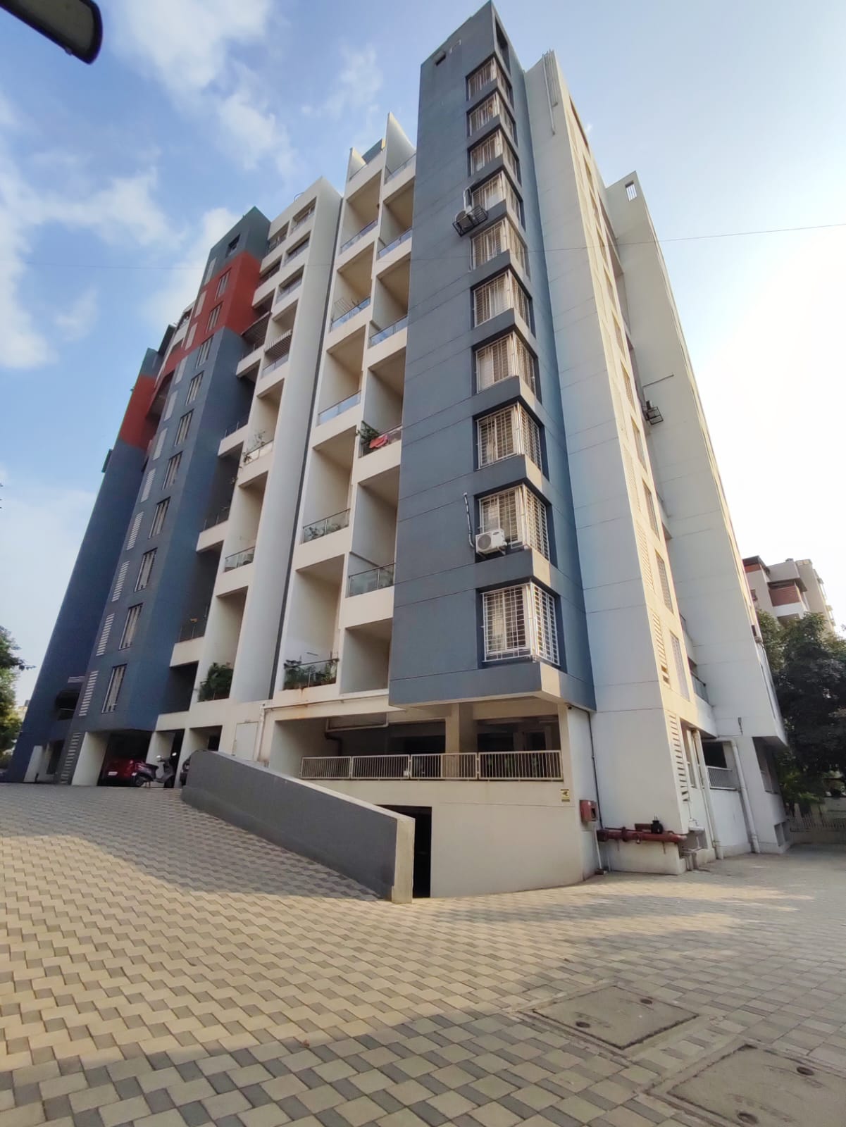 2 BHK + Servant Room Apartment For Rent in Rawat Madhuli