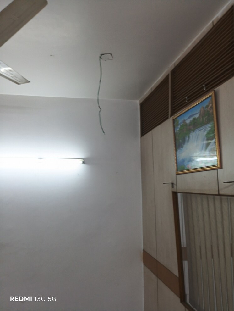 Room, lajpat nagar i Commercial Office Space 900 Sq.Ft. In Lajpat Nagar I Delhi 9195808