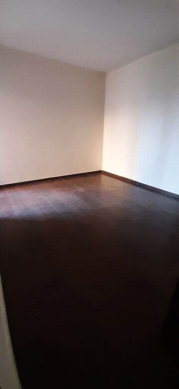 Room in 3 BHK Apartment at Land Craft Golf Links Apartment Phase 2, Pandav Nagar – for Rent